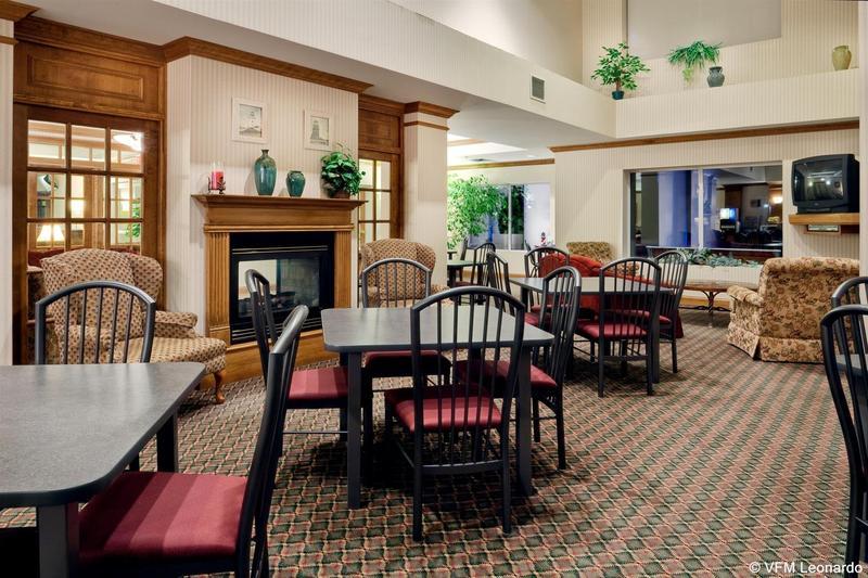 Comfort Inn & Suites Findley Lake Restaurant photo